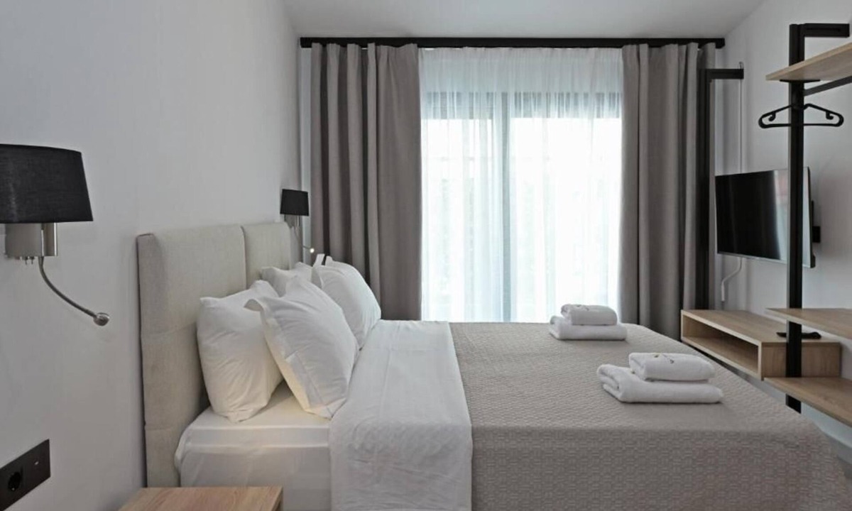 Agios Nikolaos Apartment | Traditional stay in Agios Nikolaos,near Sithonia's most beautiful beaches