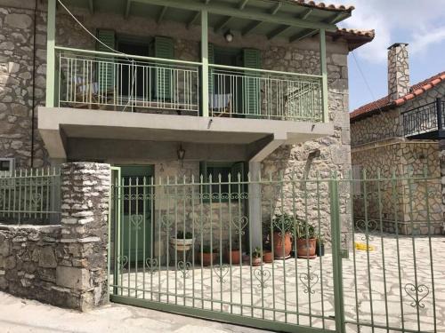 Sfakiotes House | Traditional Stonehouse in Kavalos