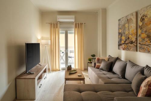 Zavlani Apartment | Tree Road Patras City Apartment