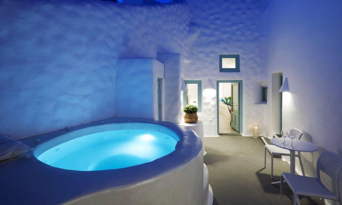 Pyrgos Villa | Two Bedroom Villa with Private Outdoor Jacuzzi