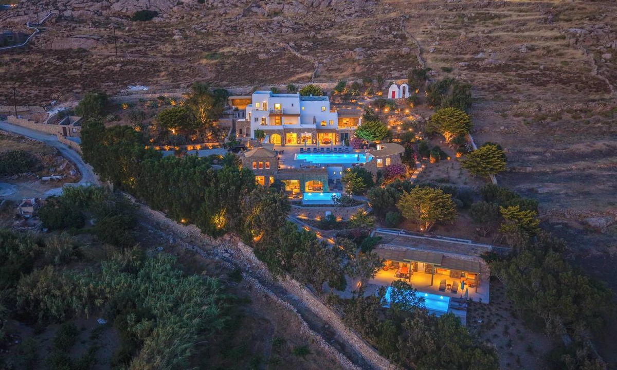 Paraga Villa | Unrivaled grandeur and absolute seclusion meet infinite Aegean horizons
