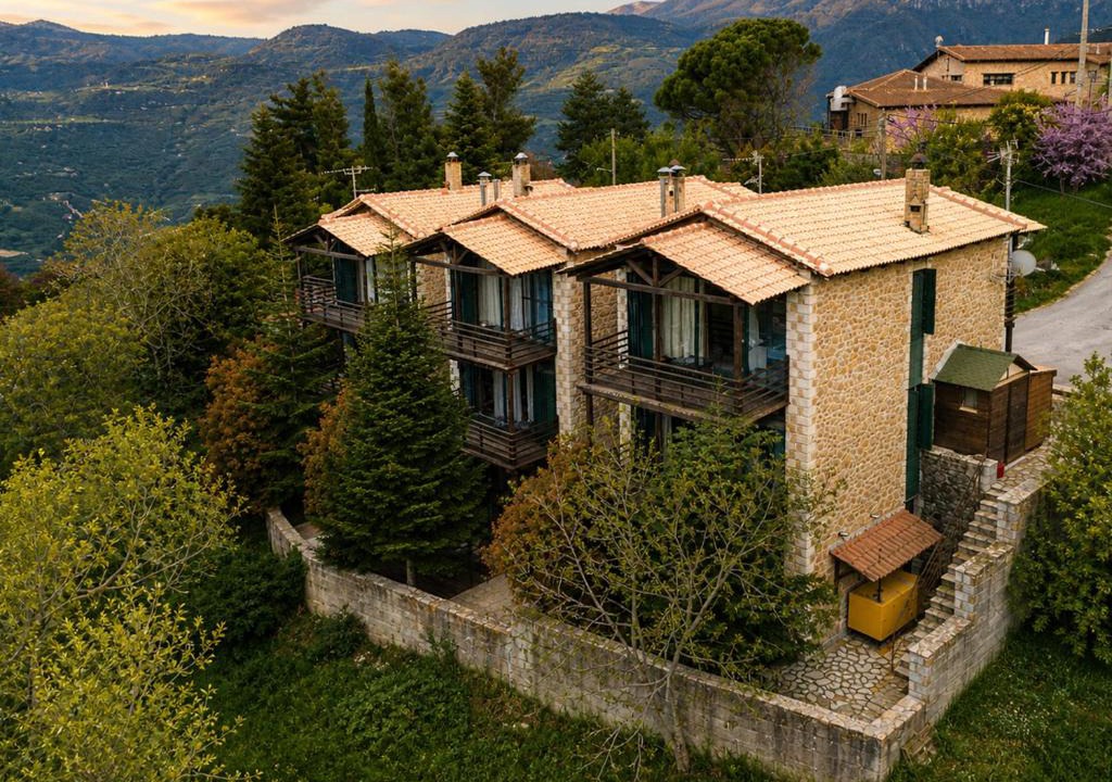 Synikia Mesi Trikalon House | Vathyskia Guesthouse