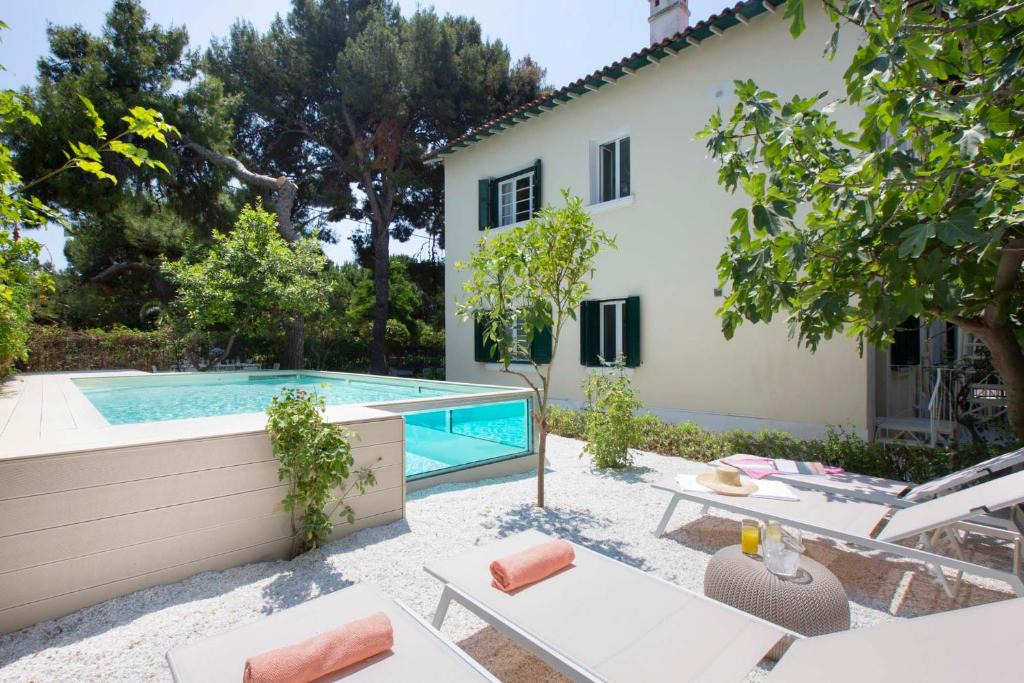 Glyfada Villa | Villa 1951 by Idiosyncrasy Collection