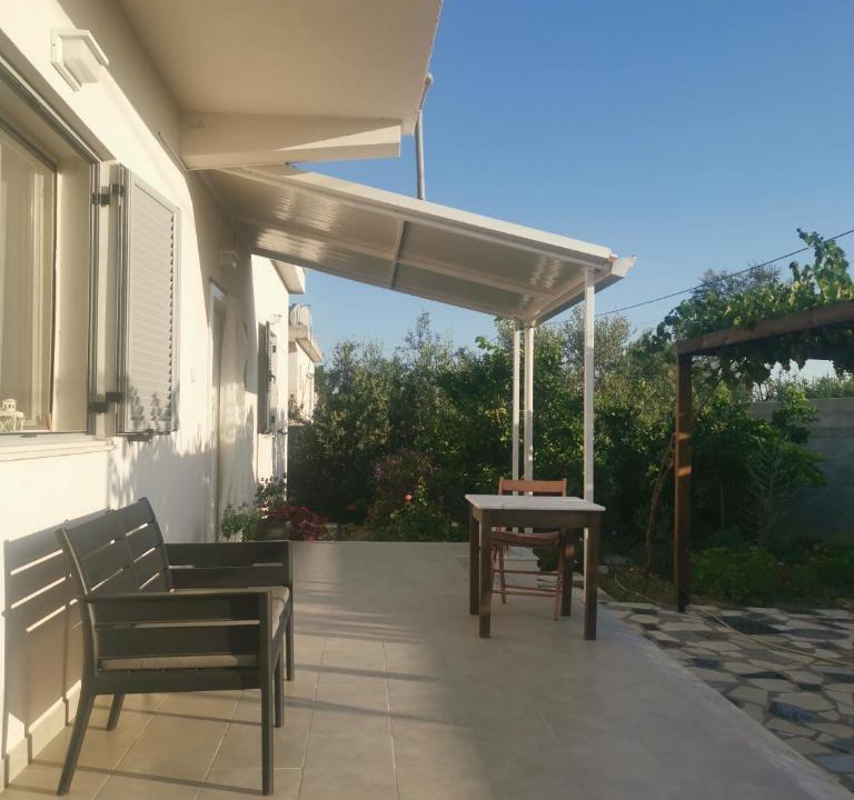 Mbrostar-Urë Villa | Villa 2015