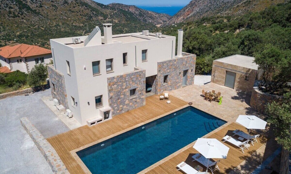 Vrachasi Villa | Villa Adagio: 5BR Luxury Villa with Eco Heated Pool