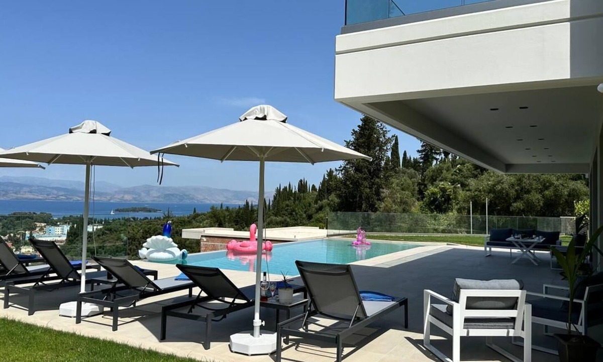 Danilia Villa | Villa Antonis