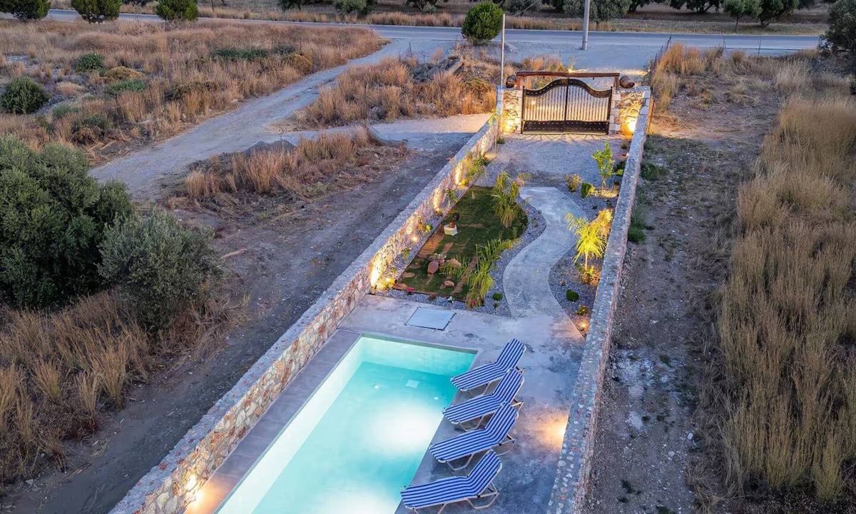 Haraki Villa | Villa Arti Charaki, Villa