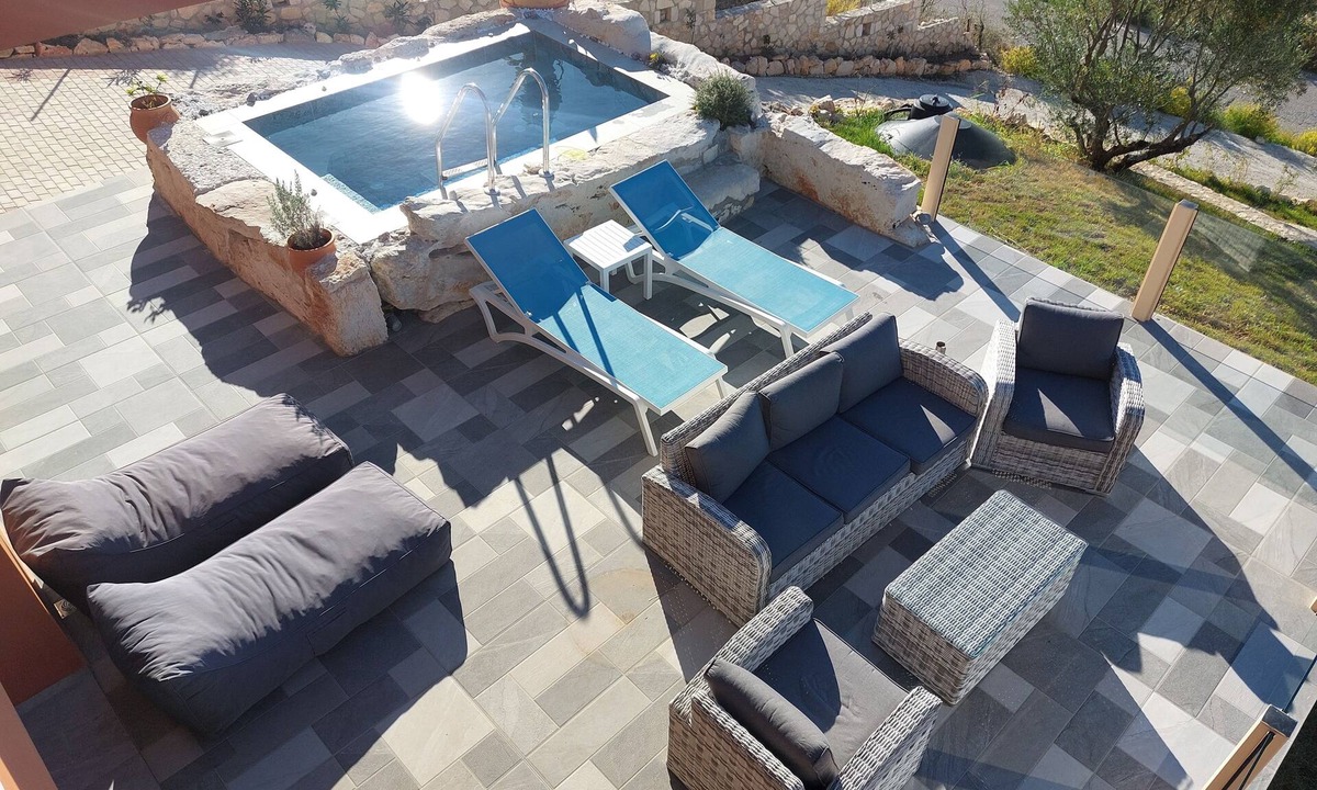 Sami Villa | Villa Averto Family sized villa with style, elegance and stunning seaviews!