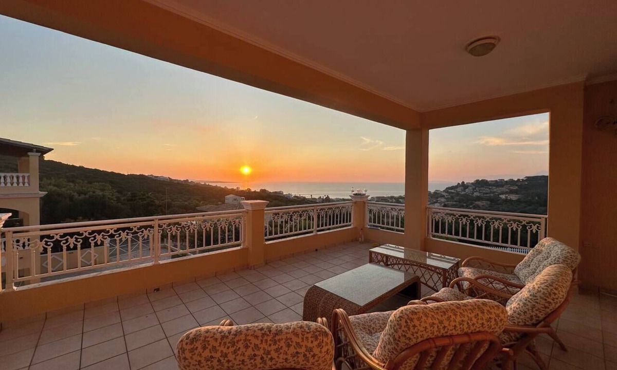 Arillas Villa | Villa Avra Arillas : Seaview, sunset and very large private pool