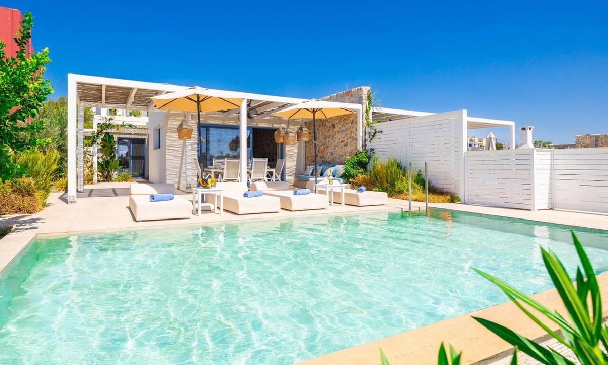 Gennadi Villa | Villa Castor - Two Bedroom Villa, Sleeps 4