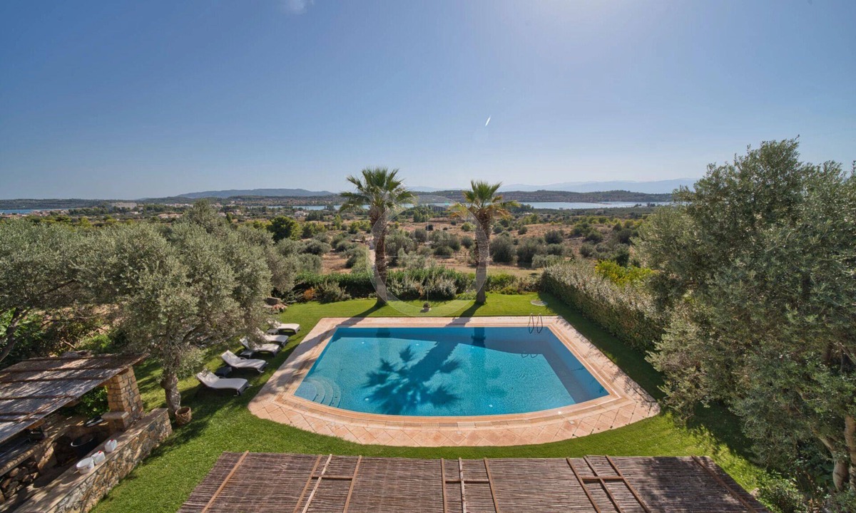 Kilada Villa | Villa Clementine is a luxurious accomodation for up to 11 guests