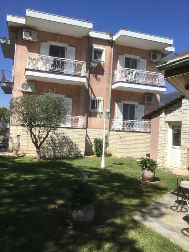 Perama House | Villa Elena