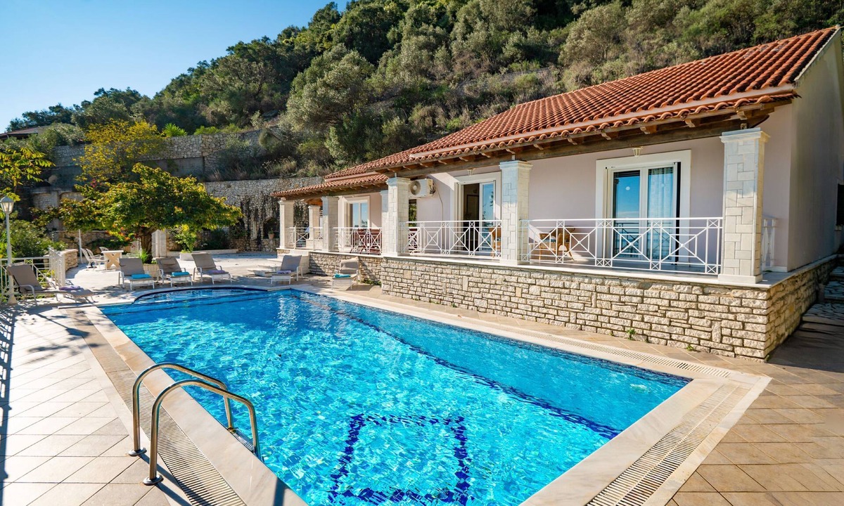 Nisaki Villa | Villa Fantasia Corfu – Sea Views, Pool, Aircon, Parking