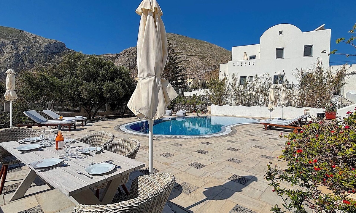 Kamari Villa | Villa Gala