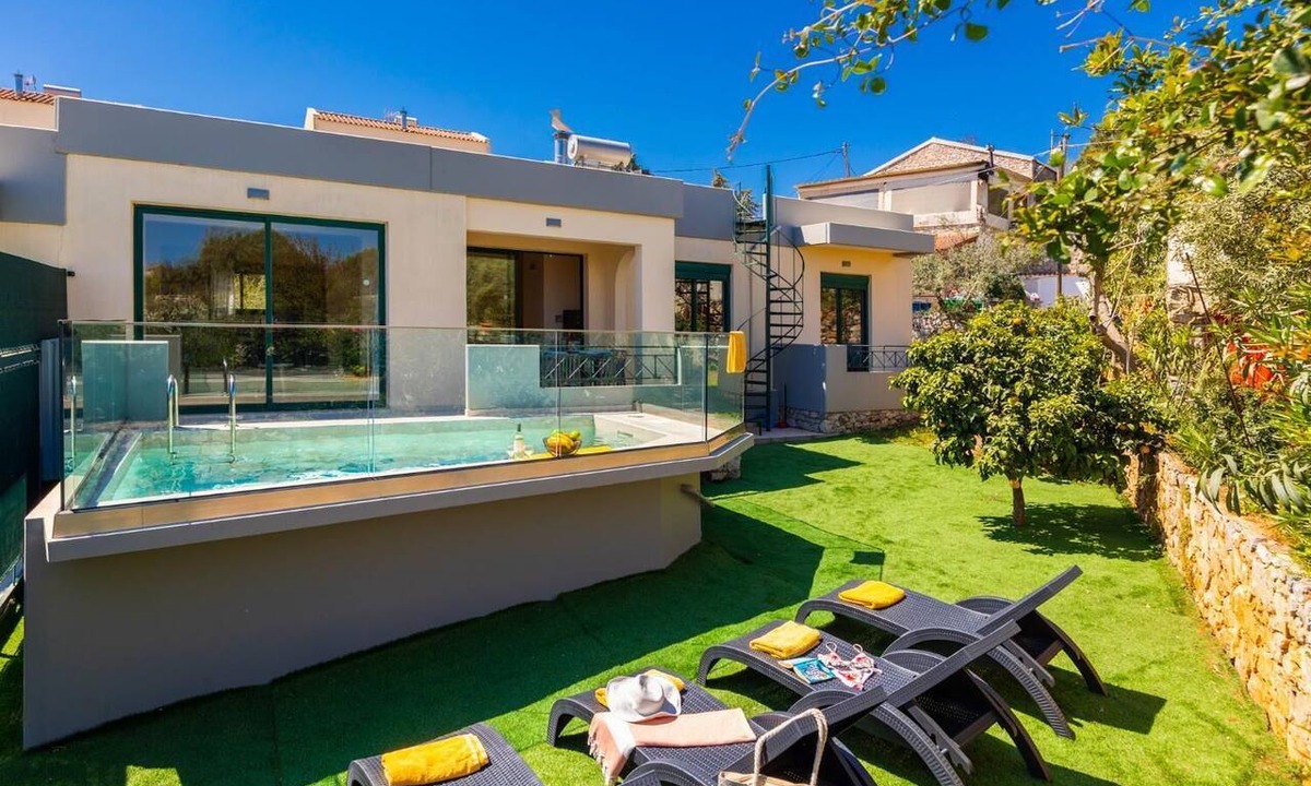 Kefalas Villa | Villa Iris - Three Bedroom Villa, Sleeps 6