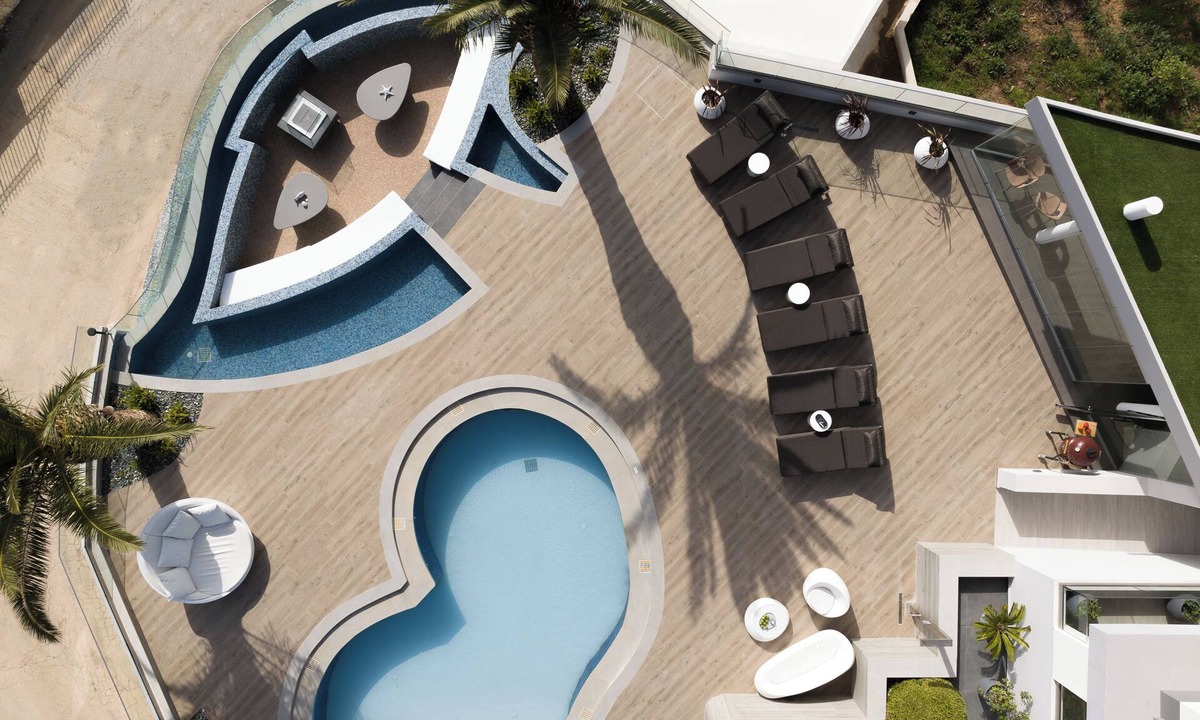 Somatas Villa | Villa Kalliston - 4000m2 of Elevated Living