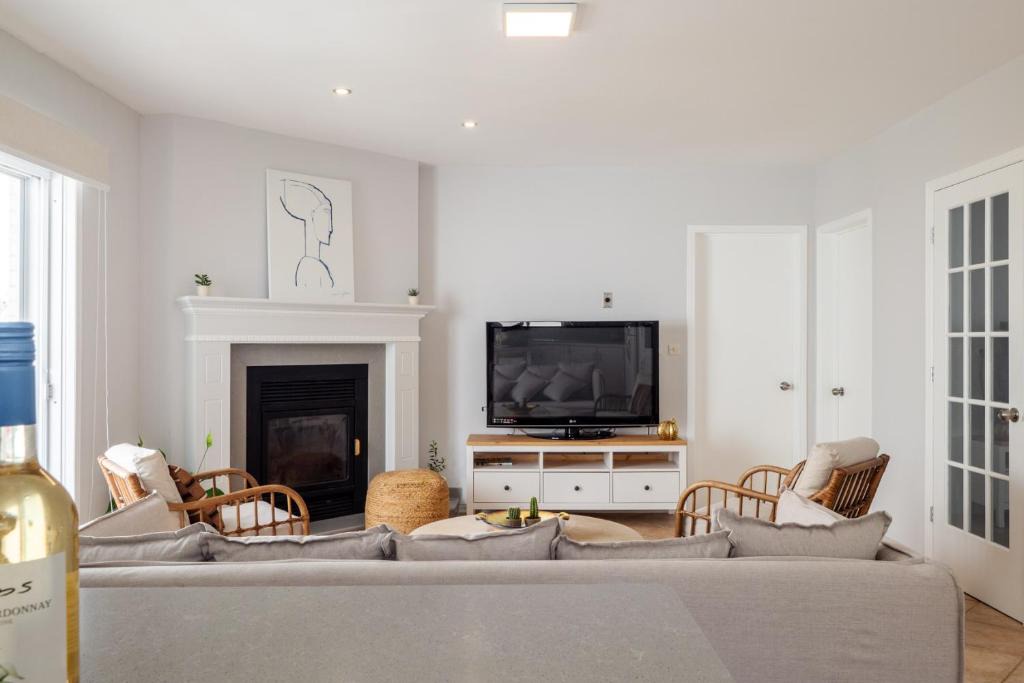 Petriti Villa | Villa Kostamaria