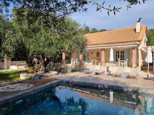 Kalamaki Villa | Villa Leïa, luxury villa for 6 people with pool