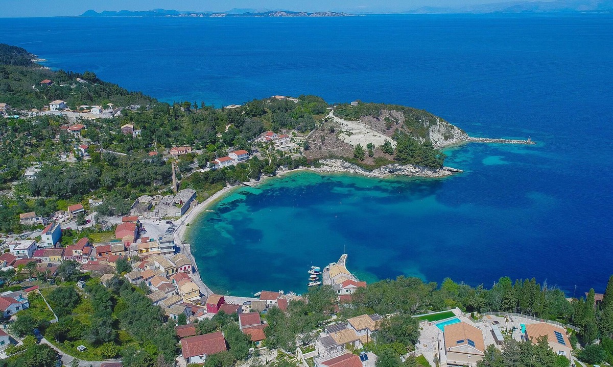Koutsi House | Villa Lemonita: Brand new, sea views, WiFi, near Loggos