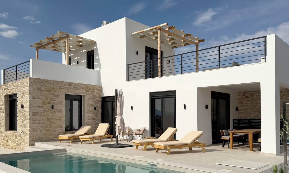 Kamilari House | Villa M with a great pool and a beautiful view of the sea and mountains.