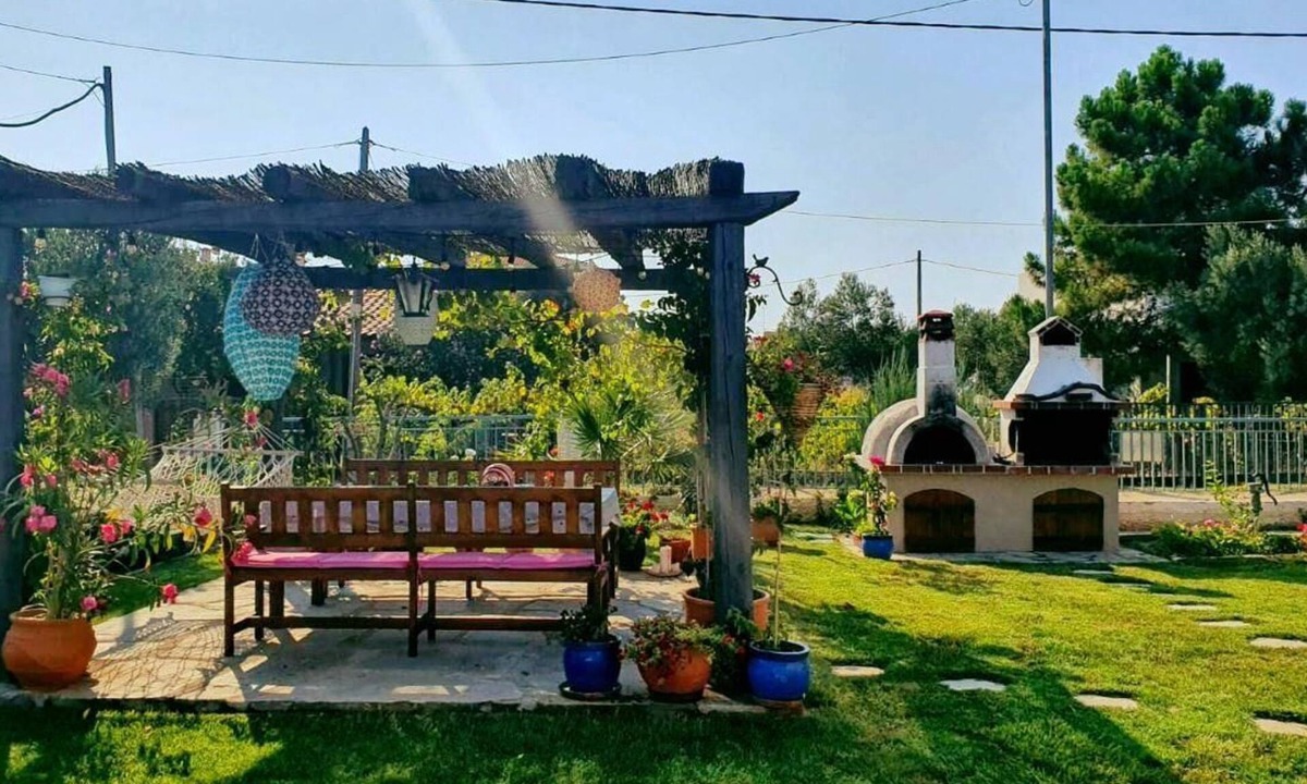 Paralia Ofryniou House | Villa Maddie's Place