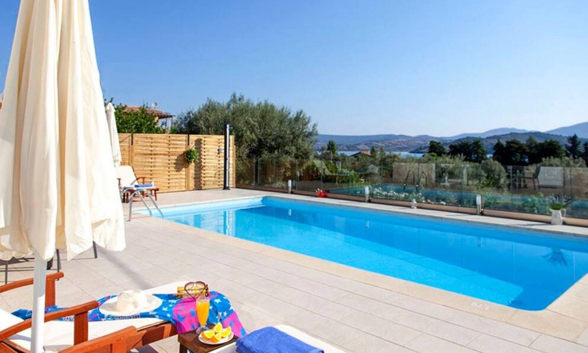 Lygia Villa | Villa Manos in Ligia