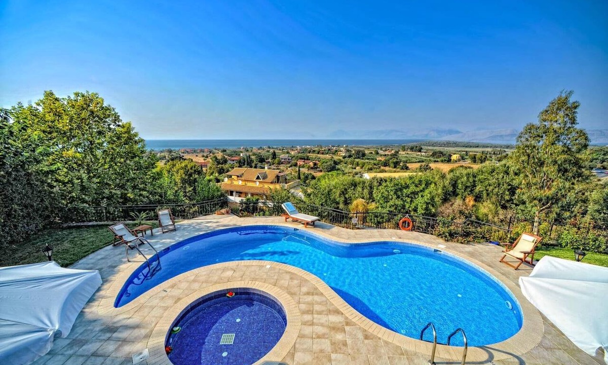 Almiros Beach Villa | Villa Mare e Monte by Villa Plus