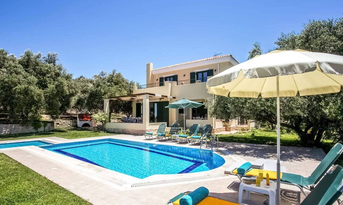 Houdetsi Villa | Villa Olive Paradise, 3 BD, 2 BA, private pool