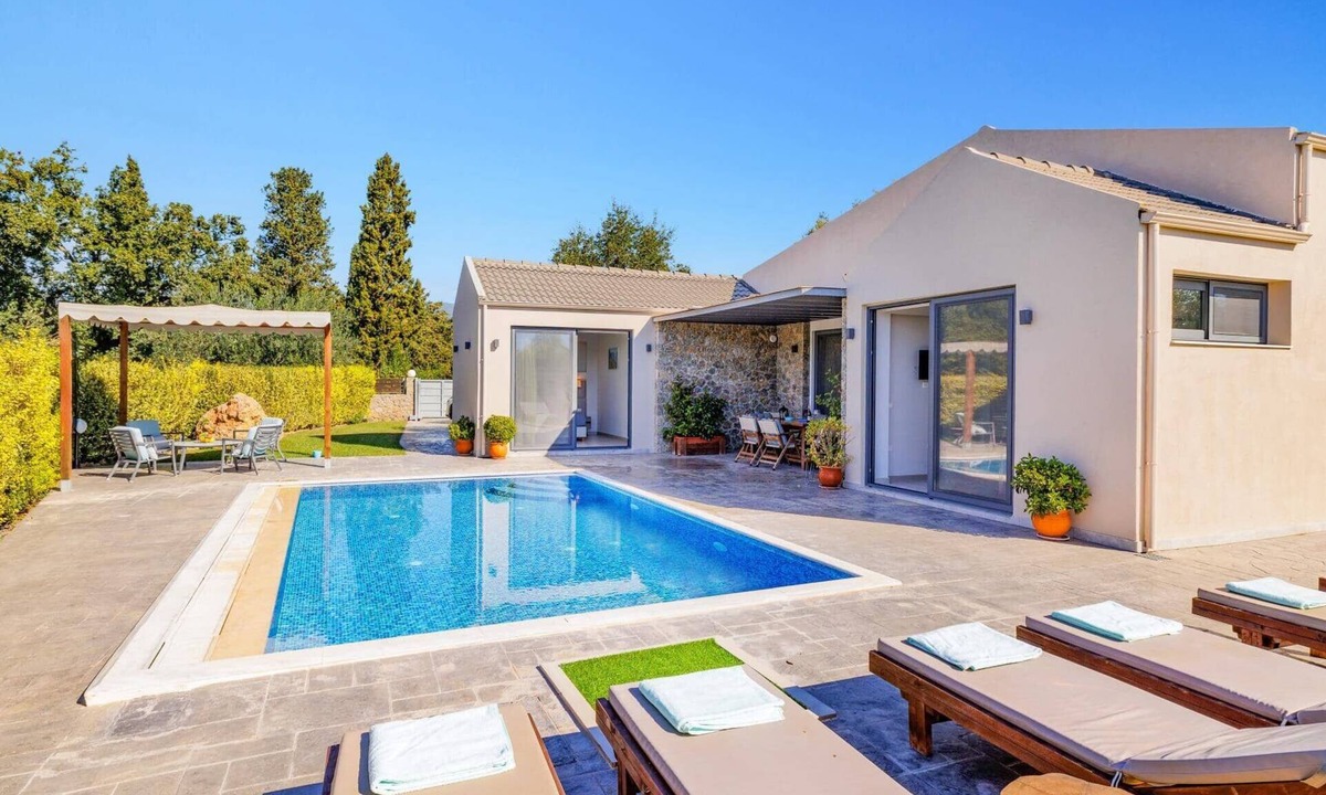 Limni Villa | Villa Oras Corfu Tomas by Villa Plus
