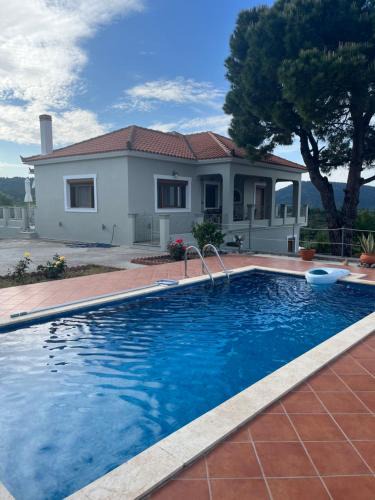 Skopelos Villa | Villa Ouranos in Pefkias
