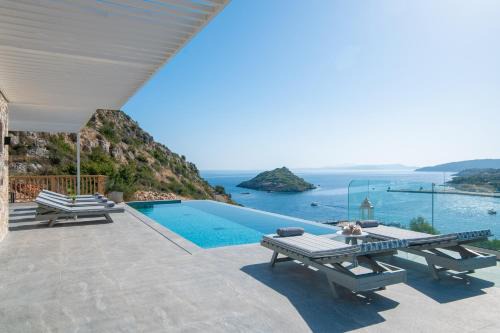 Elation House | Villa Paganos