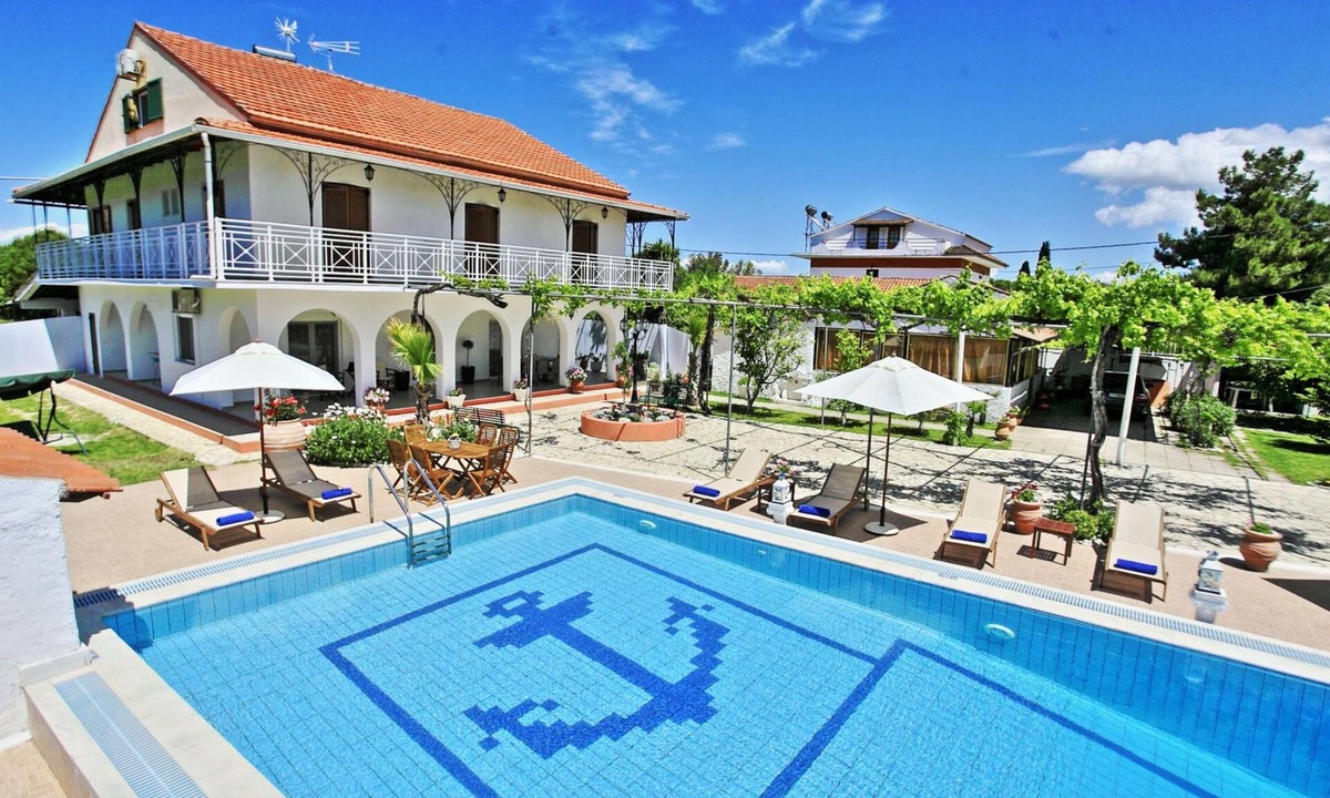 Roda Villa | Villa Paradiso in Agnos
