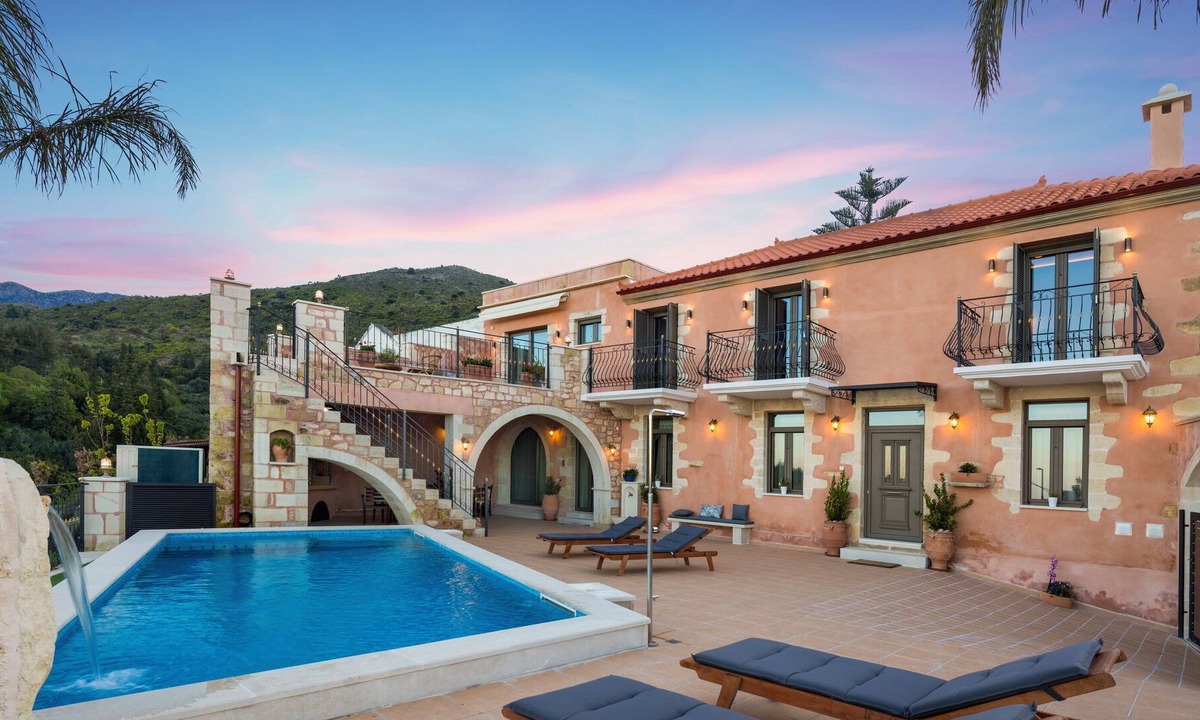 Tzitzifes Villa | Villa Steve Kois,a dream retreat with private heated pool