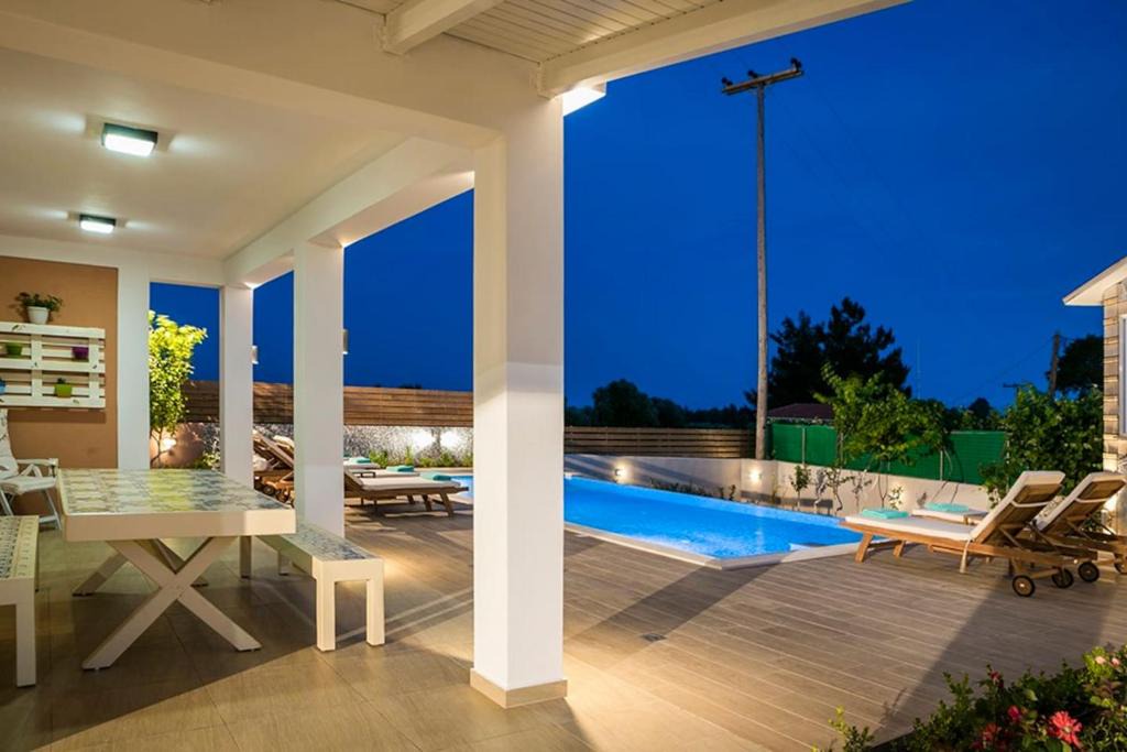 Karavados Villa | VILLA SUNSHINE
