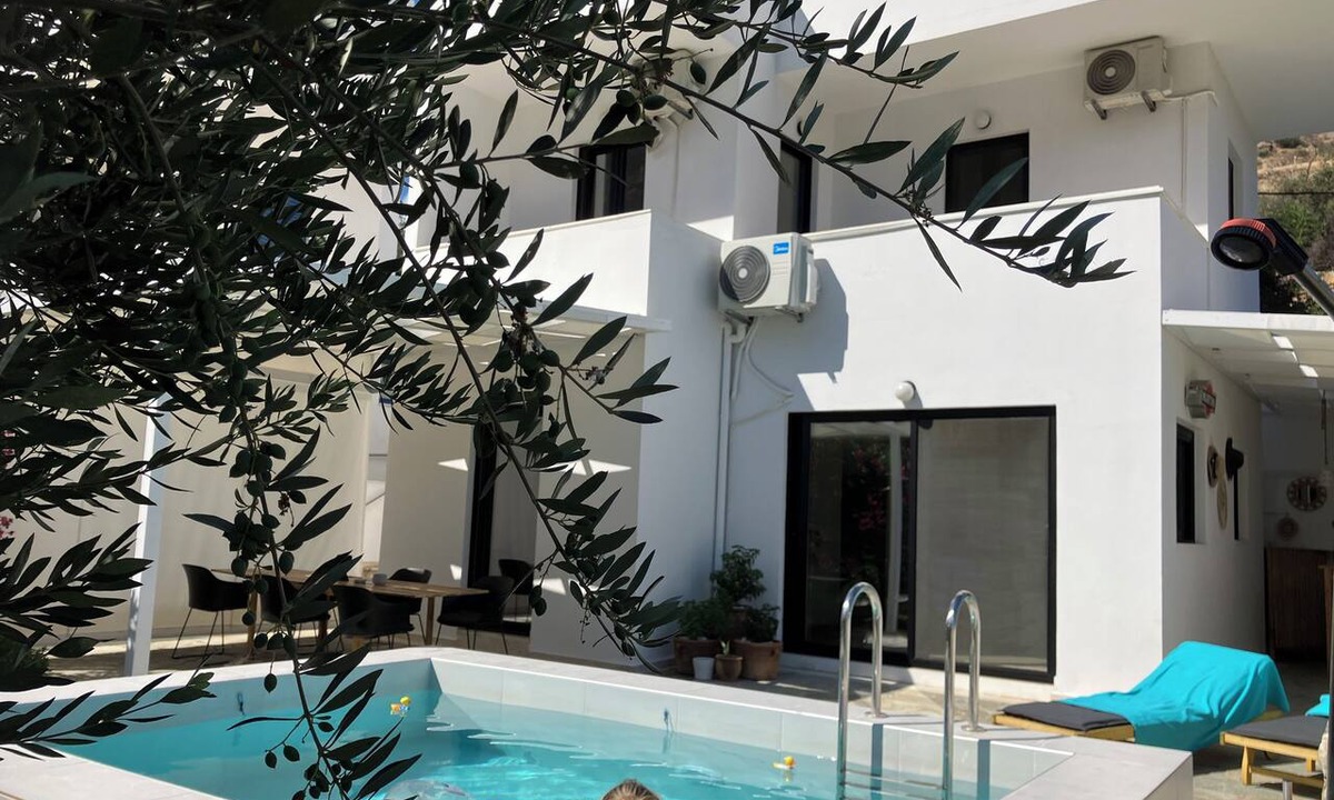 Pefki Villa | Villa "Tην αιώνια φωτιά" with a private pool and hot tub near the sea