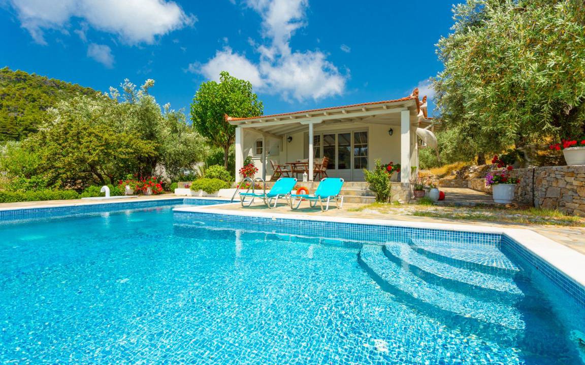 Votsi Villa | Villa Tassoula: Large Private Pool, Walk to Beach, WiFi
