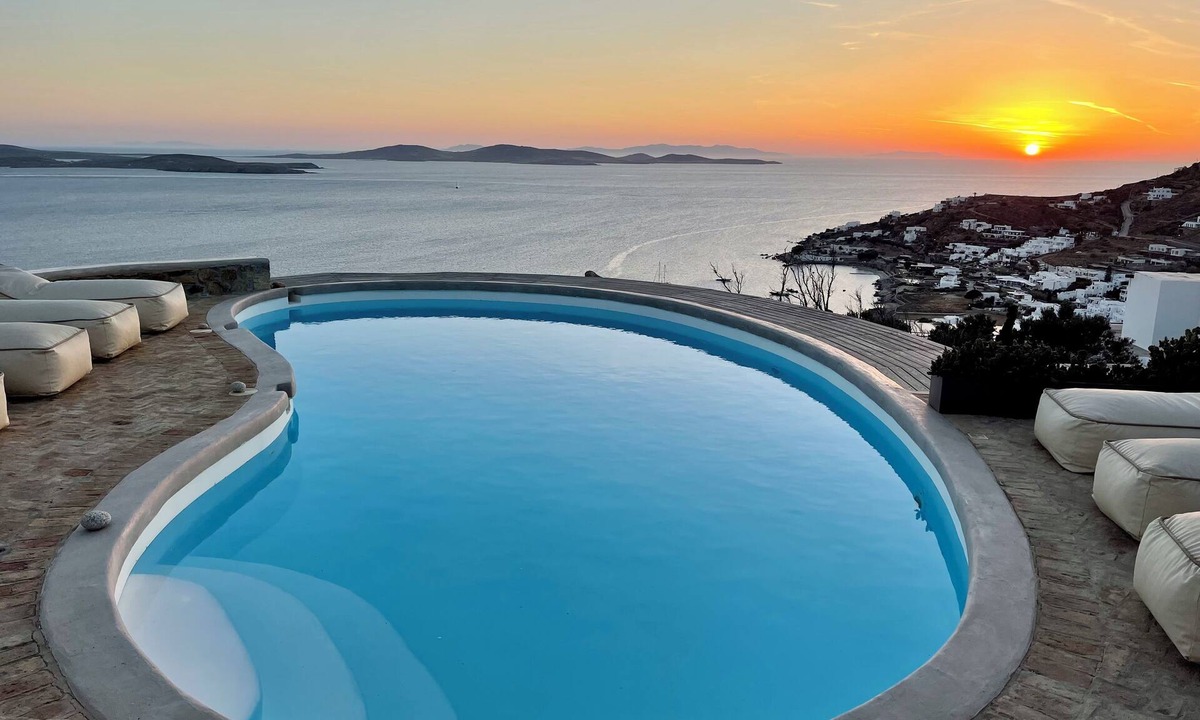 Agios Ioannis Villa | Villa Tavani Stunning panoramic sea view magical sunsets, close to all hot spots