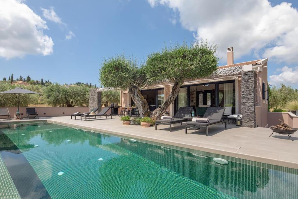 Gouvia Villa | Villa Theolia