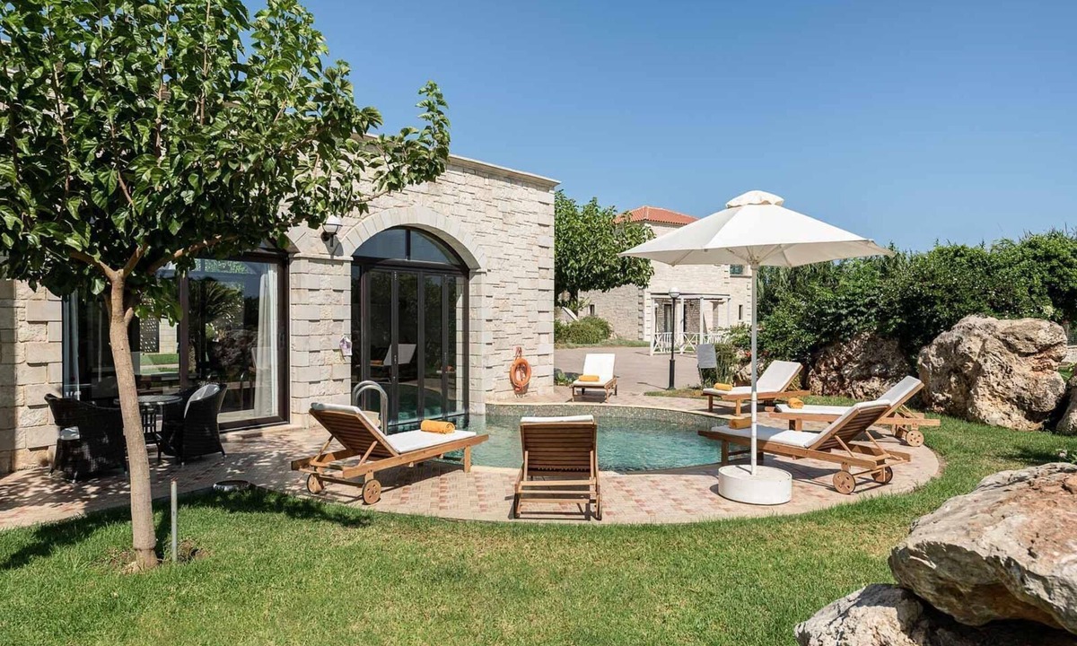 Platanias Town Villa | Villas Platanias 3 bedroom villa with a heated pool