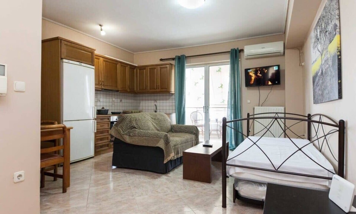 Vyronas Apartment | Vironas Delight Cozy 1BD Apartment with Lovely Balcony