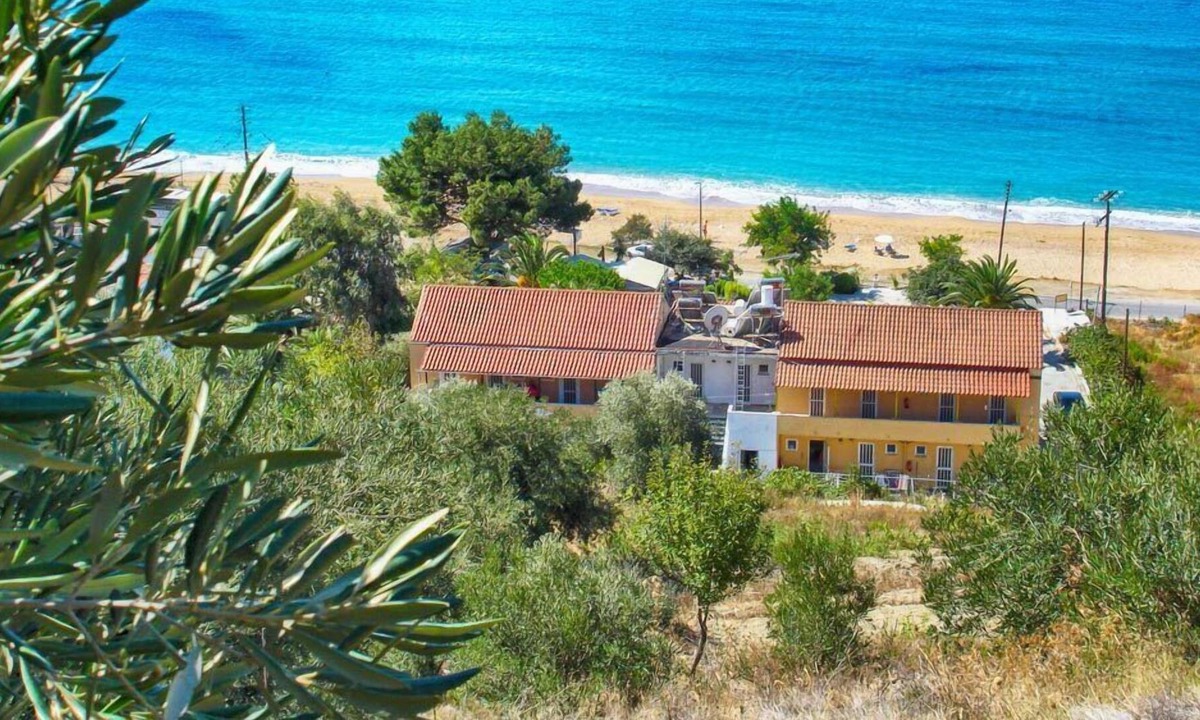 Agios Georgios Pagon Apartment | Vistonia Apartment 1 - right on the beach with sea views