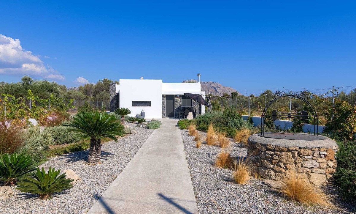 Archangelos Villa | Welcome to Villa Galini, a contemporary Villa comprising 3 spacious bedrooms.