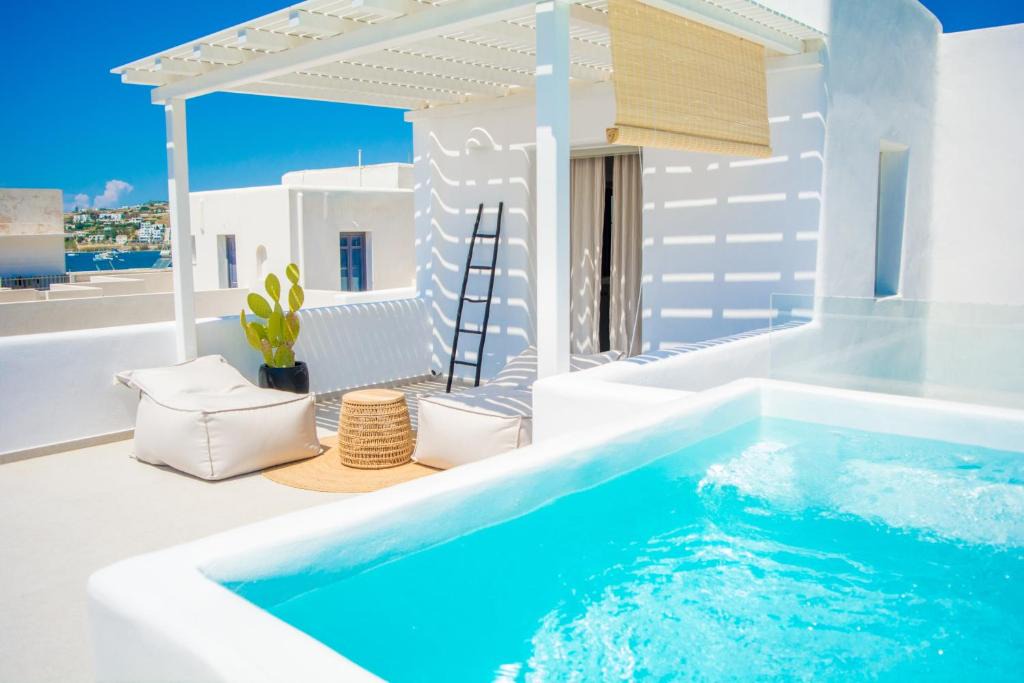 Parikia Hotel | White Blossom