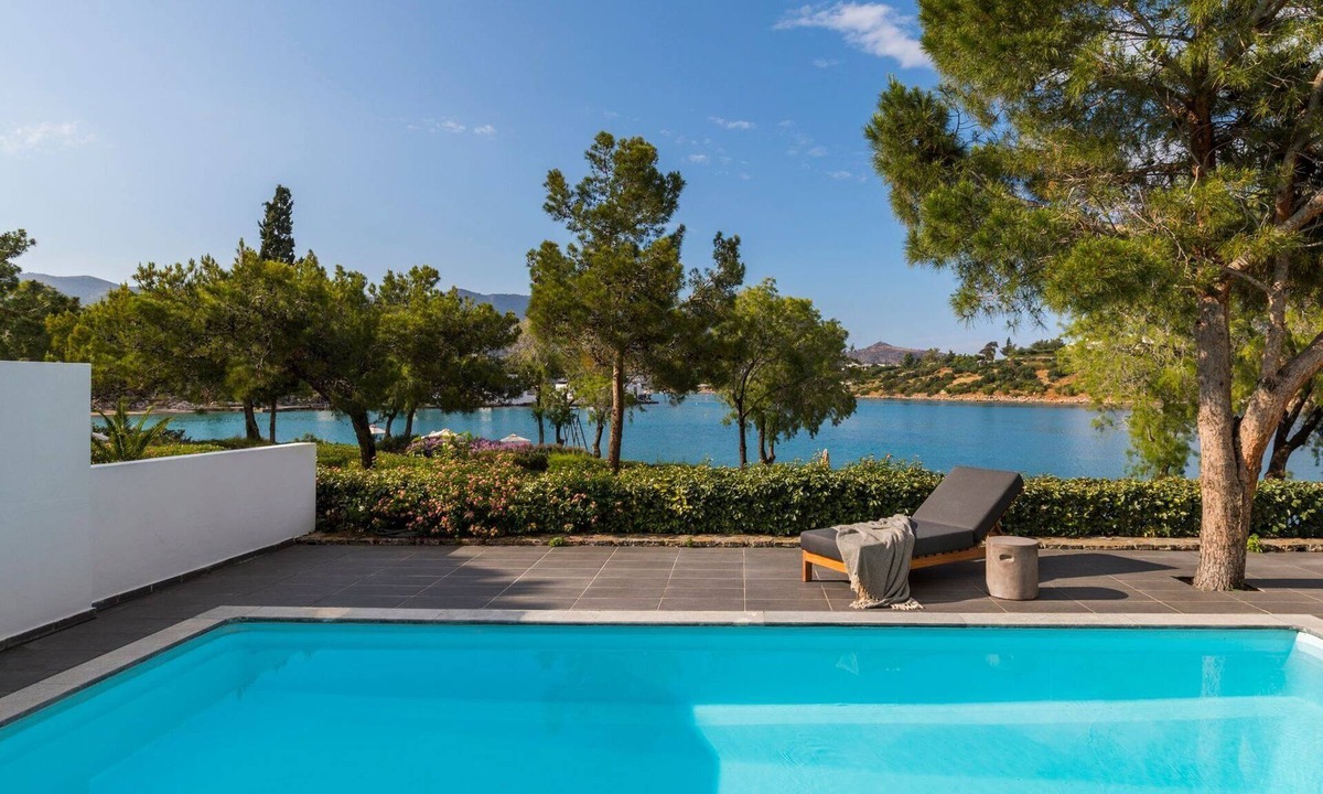 Agios Nikolaos Town Villa | Wonderful Crete Hotel | Seafront Bungalow | Private Pool | Furnished Veranda