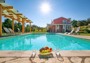 220 m² Villa ∙ 3 bedrooms ∙ 8 guests