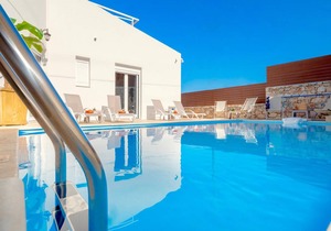220 m² Villa ∙ 6 bedrooms ∙ 14 guests in Skaleta