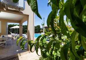 300 m² Villa ∙ 5 bedrooms ∙ 13 guests in Roussospiti