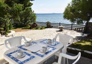 A groundfloor beachfront apartment at Metamorfosi Sithonia for 5 guests in Metamorfosi
