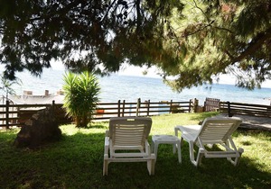 A groundfloor beachfront apartment at Metamorfosi Sithonia for 5 guests in Metamorfosi