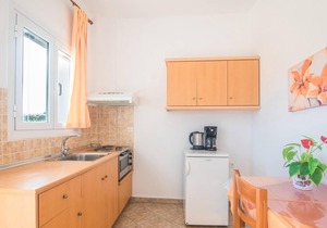 Aleka Apartment 2 with Sea View, Terrace, Balcony & Wi-Fi